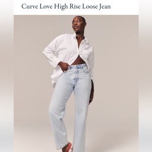 Abercrombie Curve Love High Rise Loose Jean in Light Wash. Size 30 short.